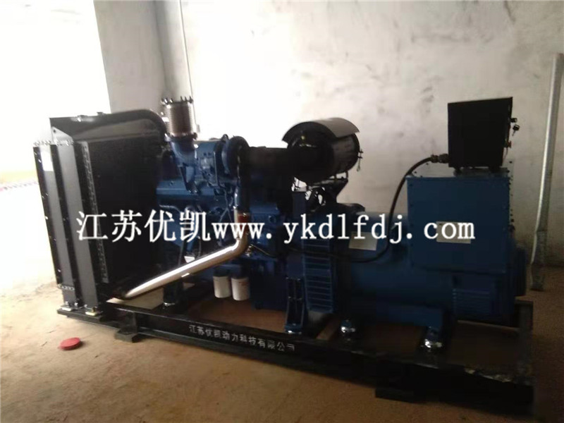 2021年8月13日，玉柴300KW柴油發(fā)電機(jī)組交付廣東茂名某養(yǎng)殖公司使用