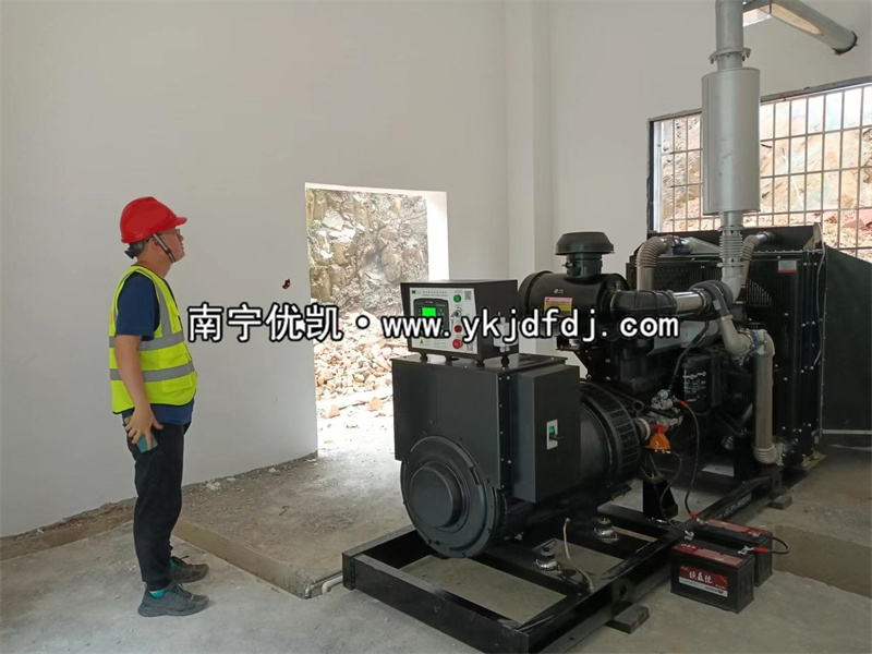 2022年5月6日，250KW上柴發(fā)電機組交付廣西某建筑工程隊使用