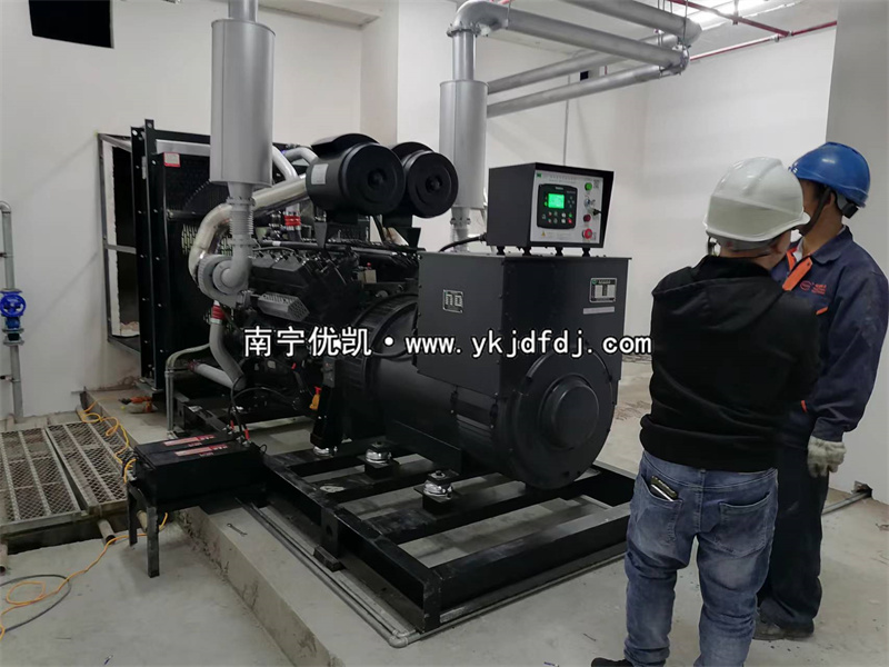 2023年11月17日，河池宜州項(xiàng)目550kw凱普柴油發(fā)電機(jī)組安裝調(diào)試