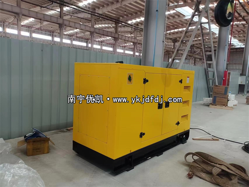 2023年12月19日，康明斯35kw靜音柴油發(fā)電機(jī)組到貨現(xiàn)場