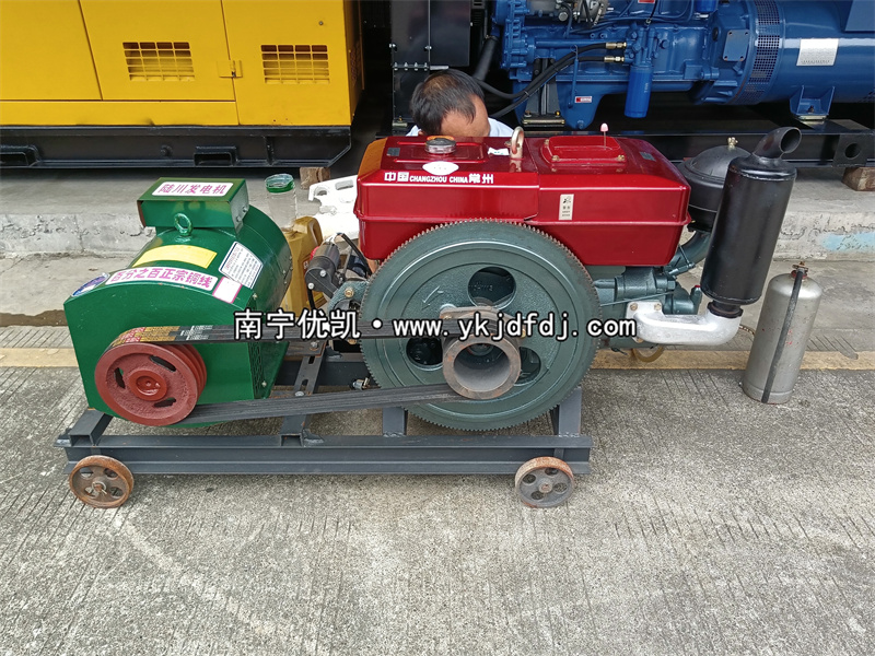 2024年7月28日，客戶到店自提15kw單缸柴油發(fā)電機(jī)組