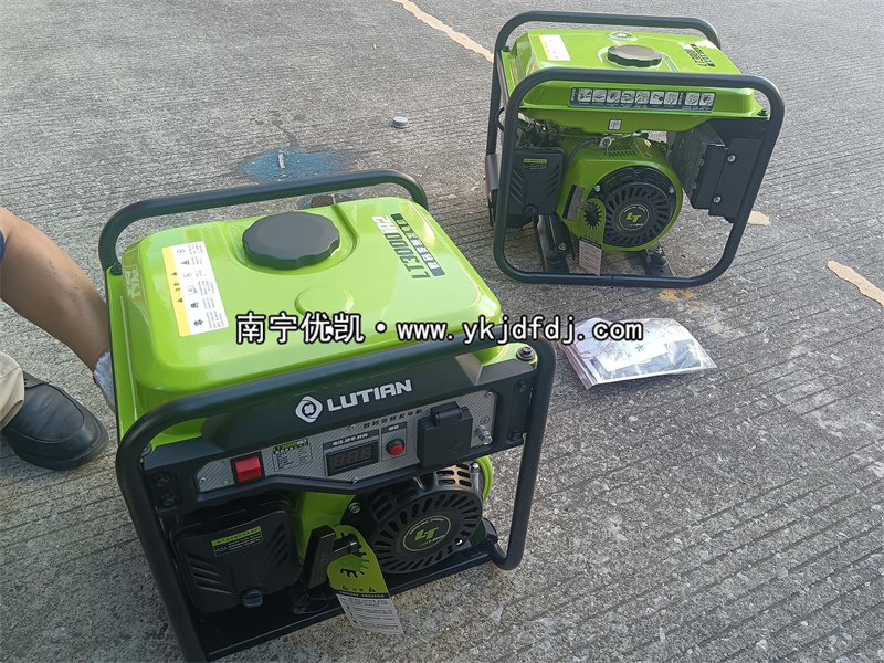 2024年9月23日，客戶到店自提兩臺汽油變頻發(fā)電機(jī)