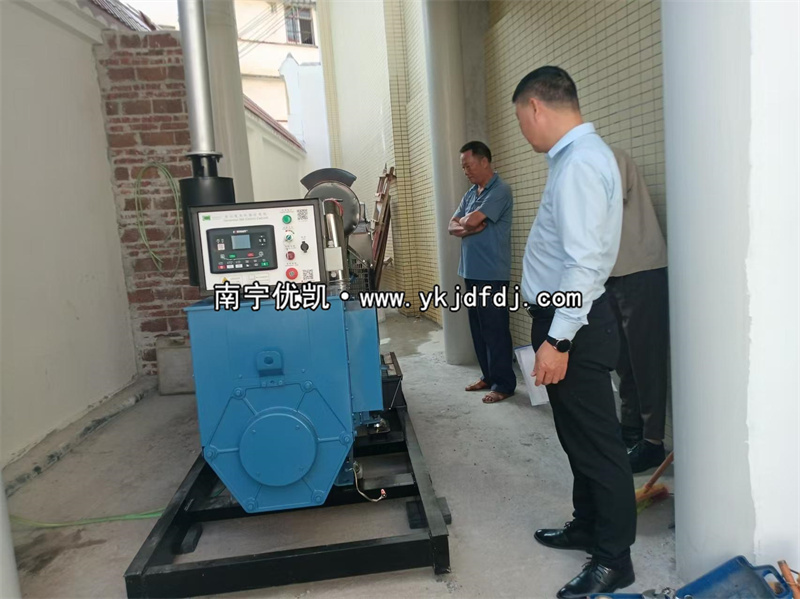 2024年10月30日，容縣項(xiàng)目200kw柴油發(fā)電機(jī)組到貨安裝調(diào)試