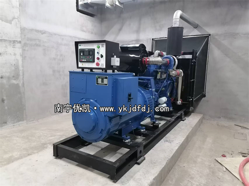 2024年11月25日，南寧高新區(qū)項(xiàng)目400kw柴油發(fā)電機(jī)組安裝并試機(jī)