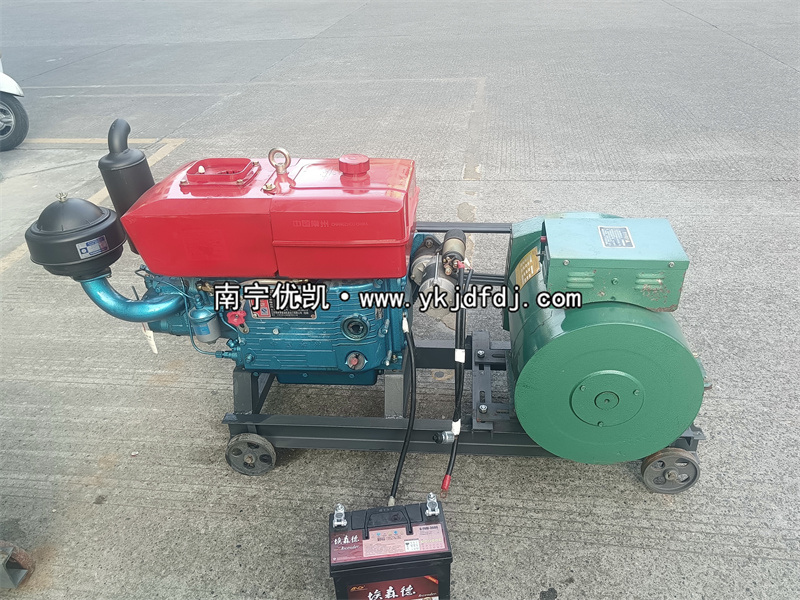 2024年12月19日，客戶到店自提15kw單缸柴油發(fā)電機(jī)組