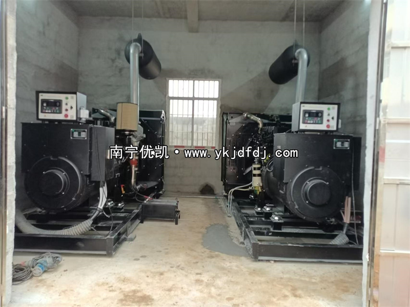 2024年2月23日，貴港項(xiàng)目?jī)膳_(tái)500KW柴油發(fā)電機(jī)組安裝完成并通過驗(yàn)收