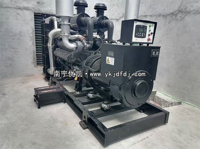 2025年7月6日，欽州項(xiàng)目600KW上柴發(fā)電機(jī)組安裝調(diào)試完成并通過(guò)驗(yàn)收