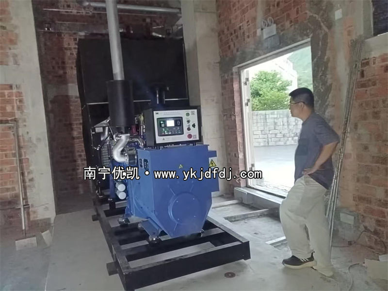 2025年10月13日，平果項(xiàng)目200KW柴油發(fā)電機(jī)組安裝完成