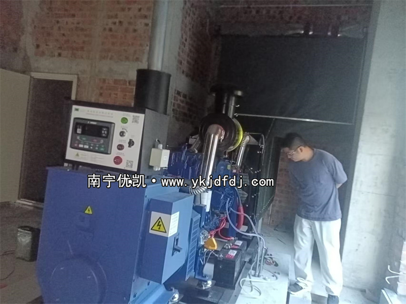 2025年10月13日，平果項(xiàng)目200KW柴油發(fā)電機(jī)組安裝完成